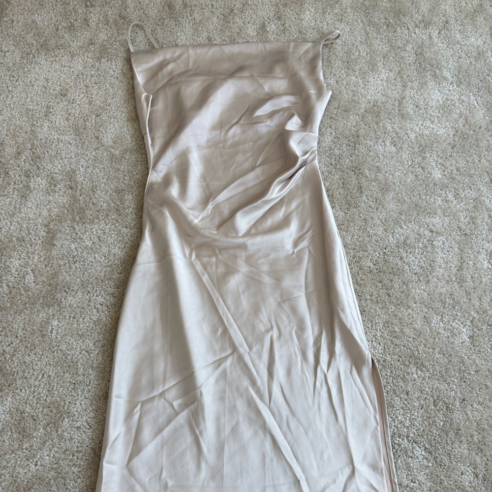 Elegant Cream Sleeveless Dress